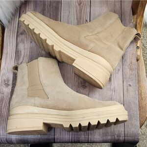 Bernardo Dove Womens Chelsea Sand Tan Pull-on Suede Leather‎ Boots Sz 11